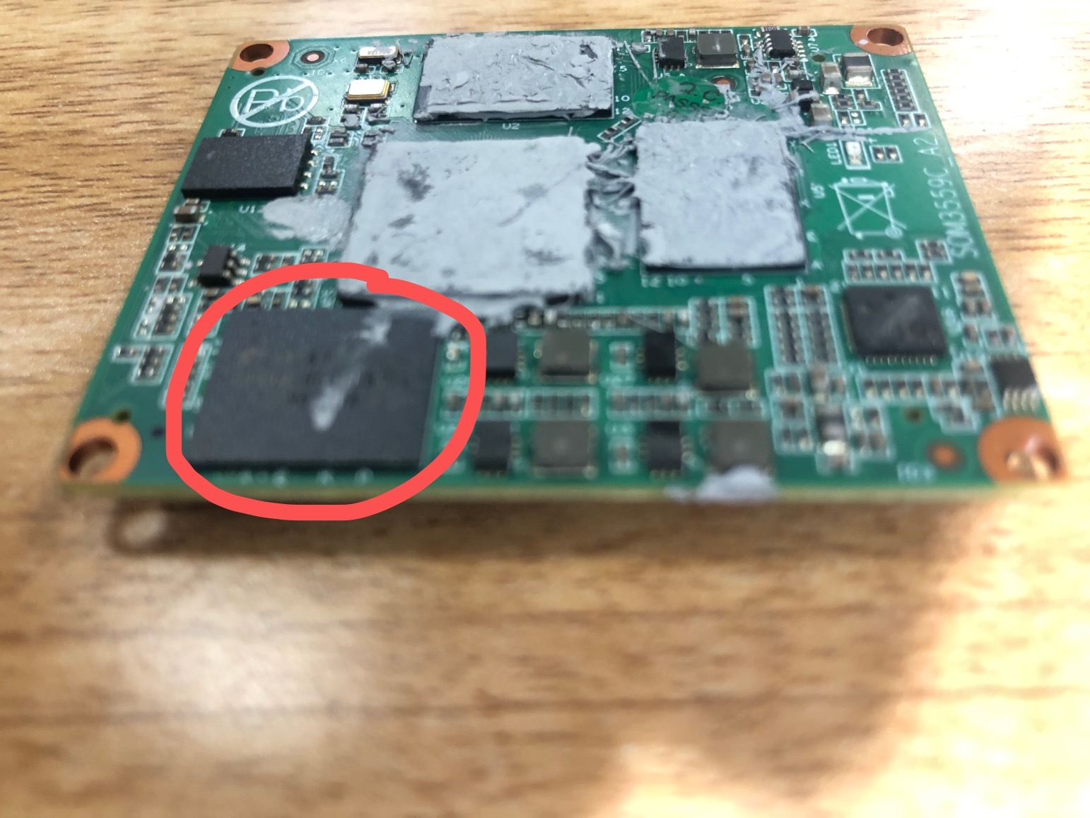 監(jiān)測(cè)儀器控制板BGA芯片底部填充膠應(yīng)用由漢思化學(xué)提供